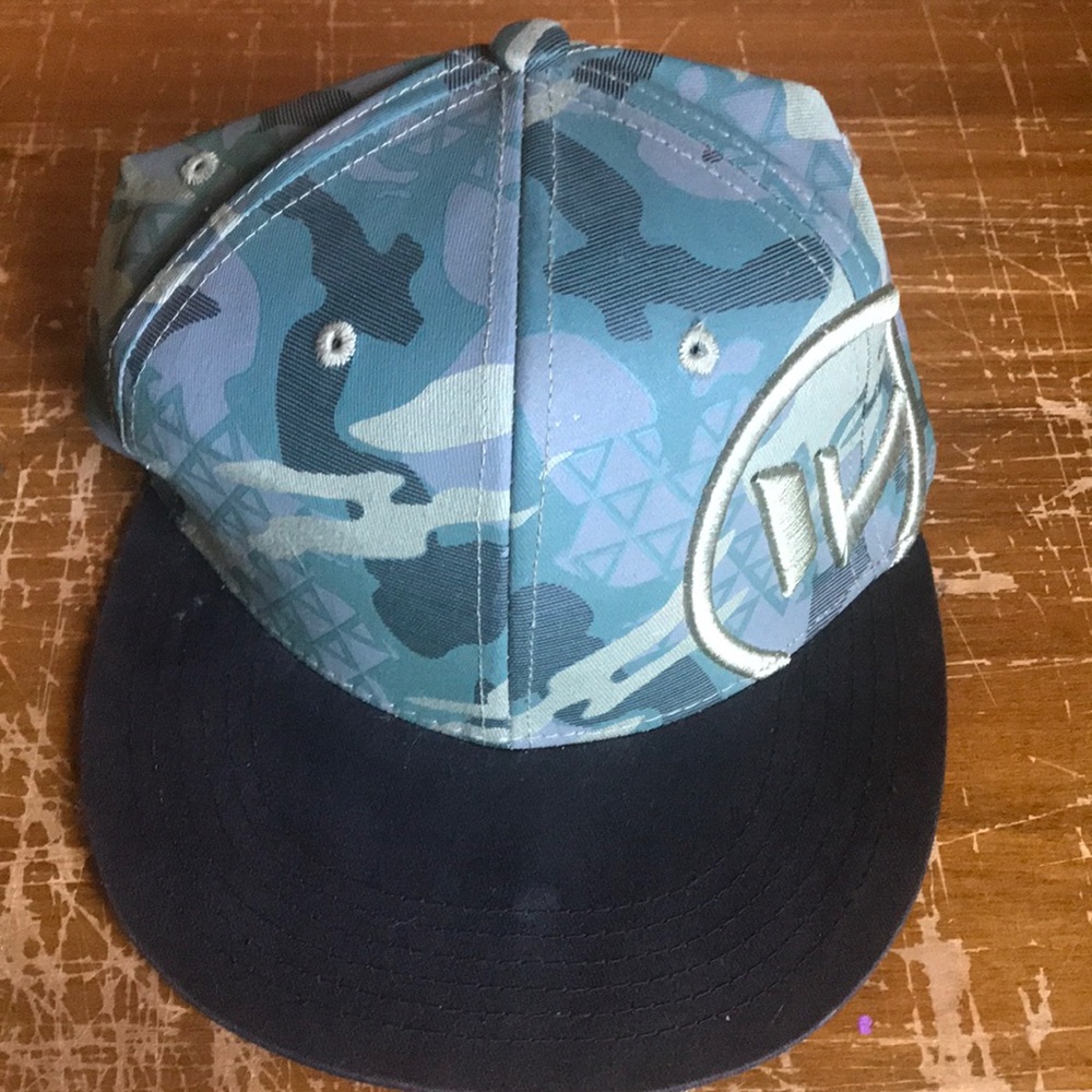 Hat - Picture 3 of 4